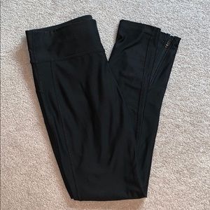 Black athletic leggings